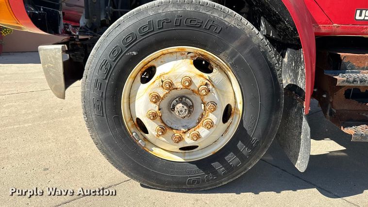 image for item EA1900 1999 International 4900 flatbed truck