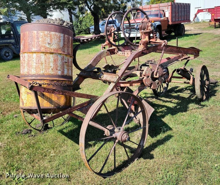 image for item EA2560 Pull type grader