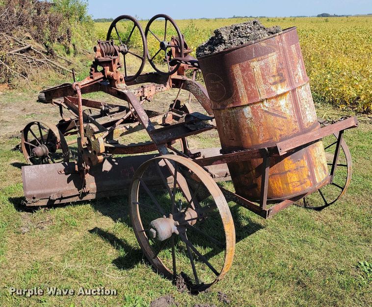 image for item EA2560 Pull type grader