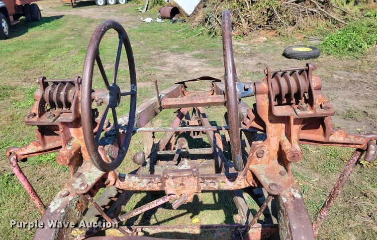 image for item EA2560 Pull type grader