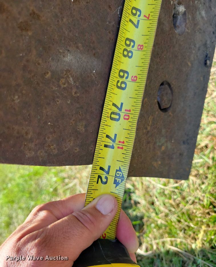 image for item EA2560 Pull type grader