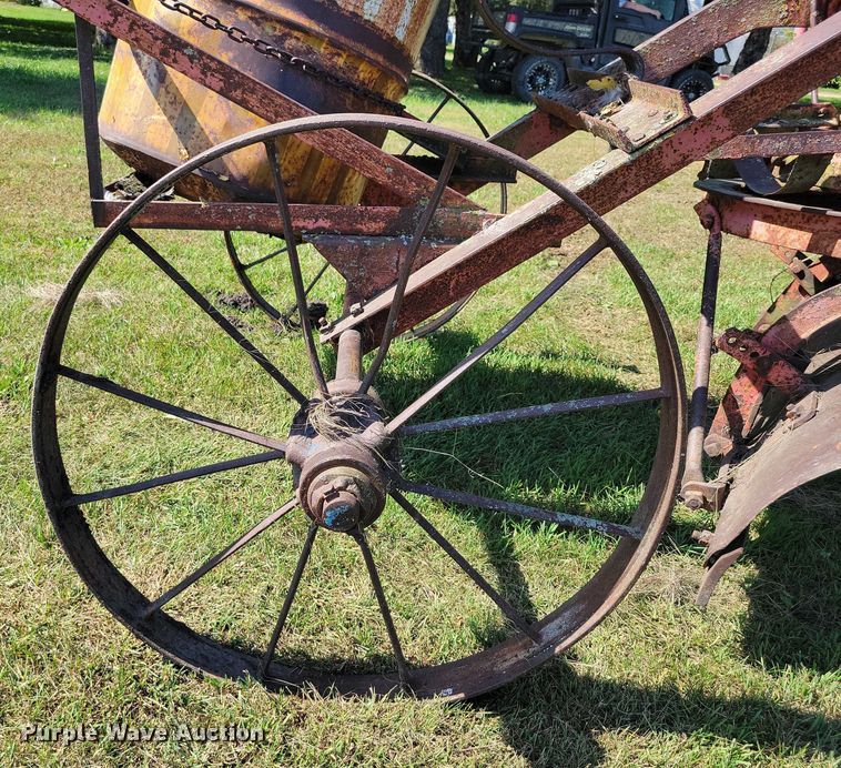 image for item EA2560 Pull type grader