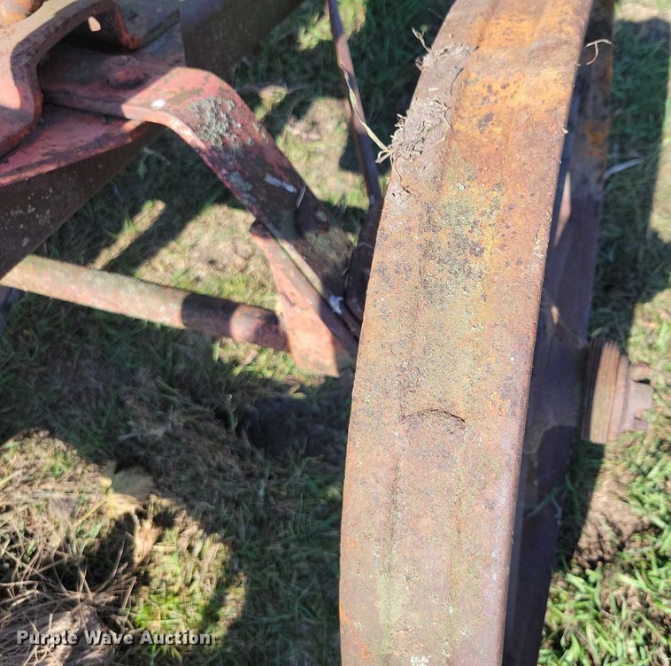 image for item EA2560 Pull type grader