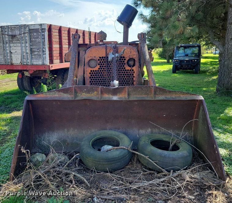 image for item EA2561 Allison Chalmers HD9 track loader