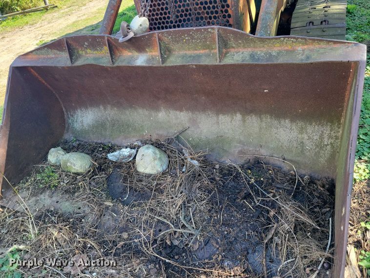 image for item EA2561 Allison Chalmers HD9 track loader