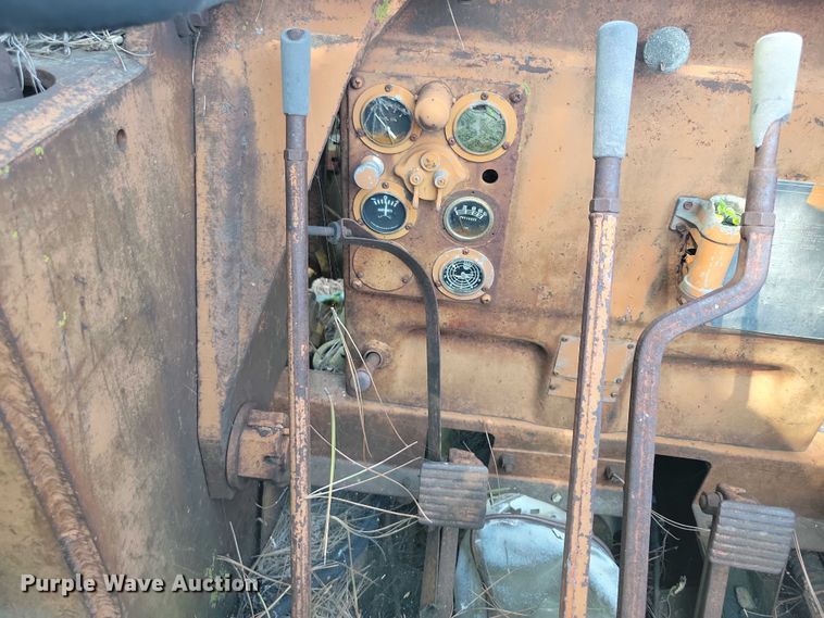 image for item EA2561 Allison Chalmers HD9 track loader