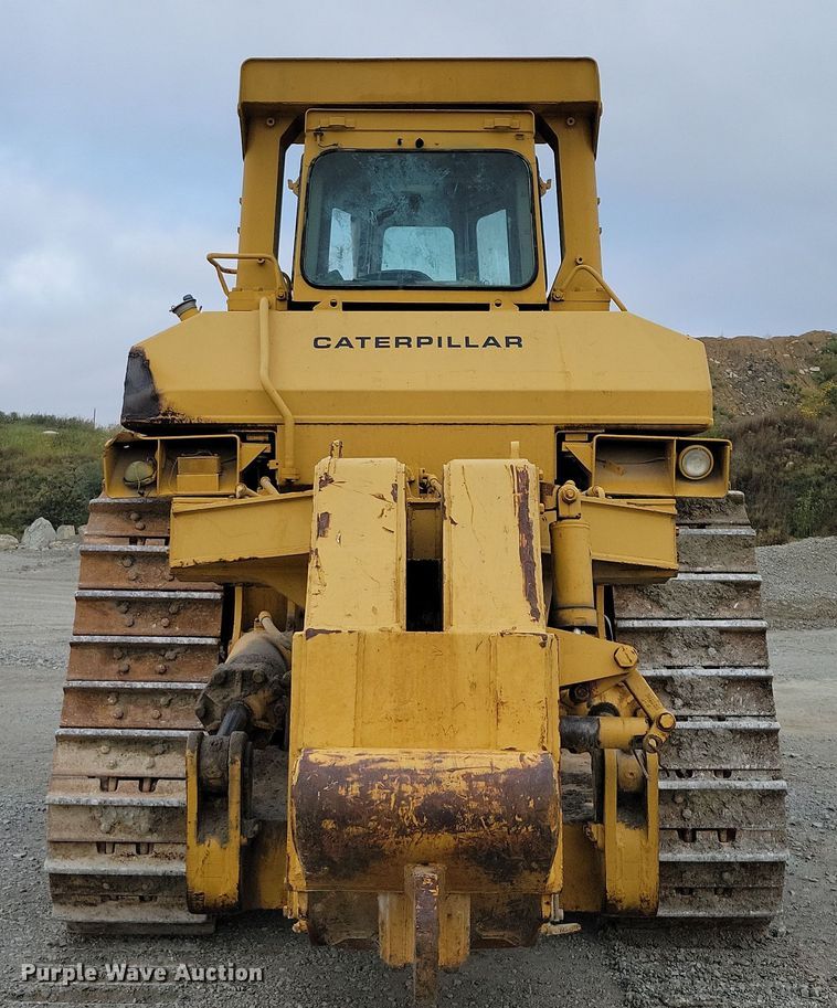 image for item EA2565 1983 Caterpillar D9L dozer