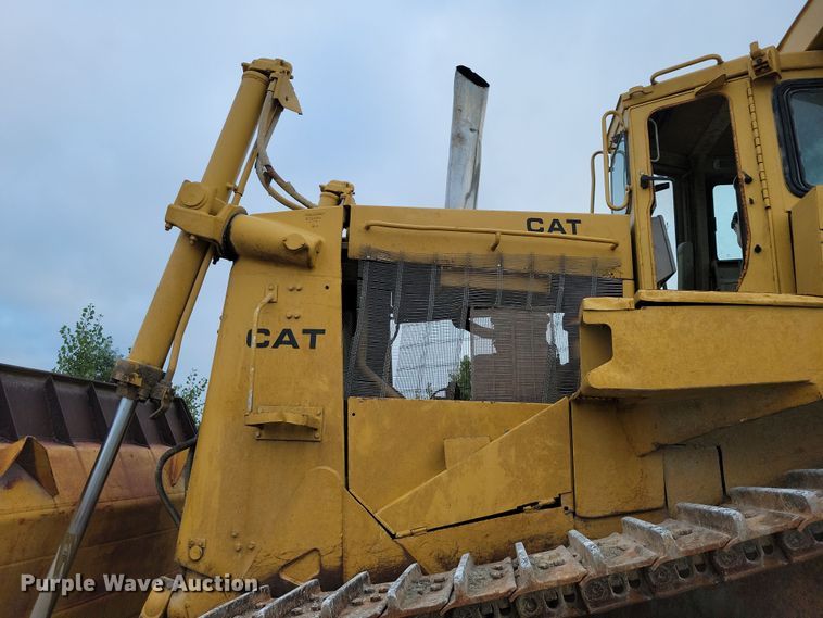 image for item EA2565 1983 Caterpillar D9L dozer