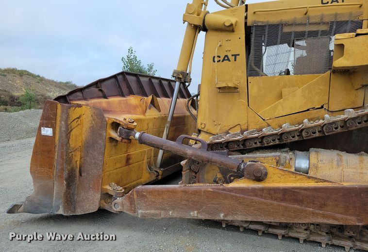image for item EA2565 1983 Caterpillar D9L dozer