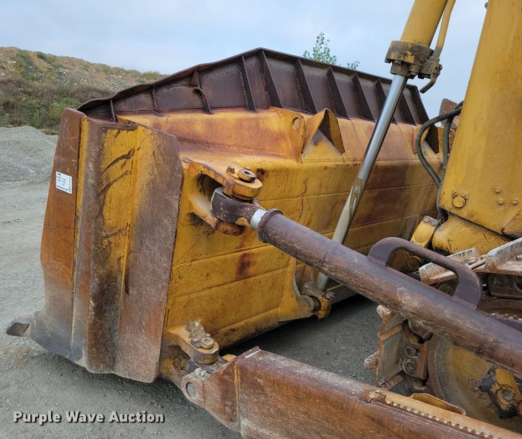 image for item EA2565 1983 Caterpillar D9L dozer