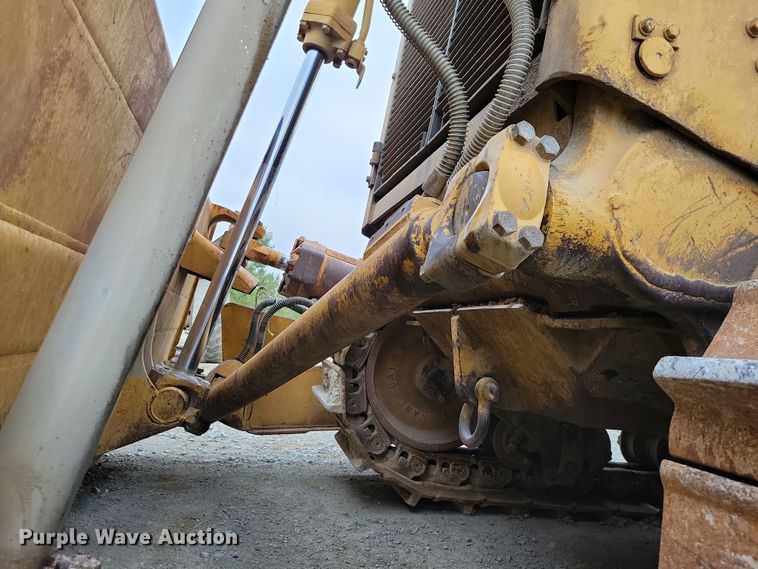 image for item EA2565 1983 Caterpillar D9L dozer