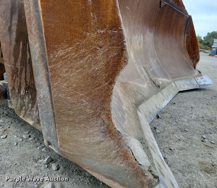 image for item EA2565 1983 Caterpillar D9L dozer