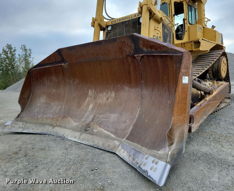 image for item EA2565 1983 Caterpillar D9L dozer