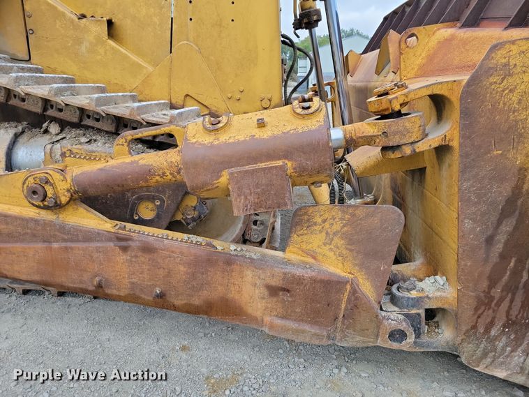 image for item EA2565 1983 Caterpillar D9L dozer