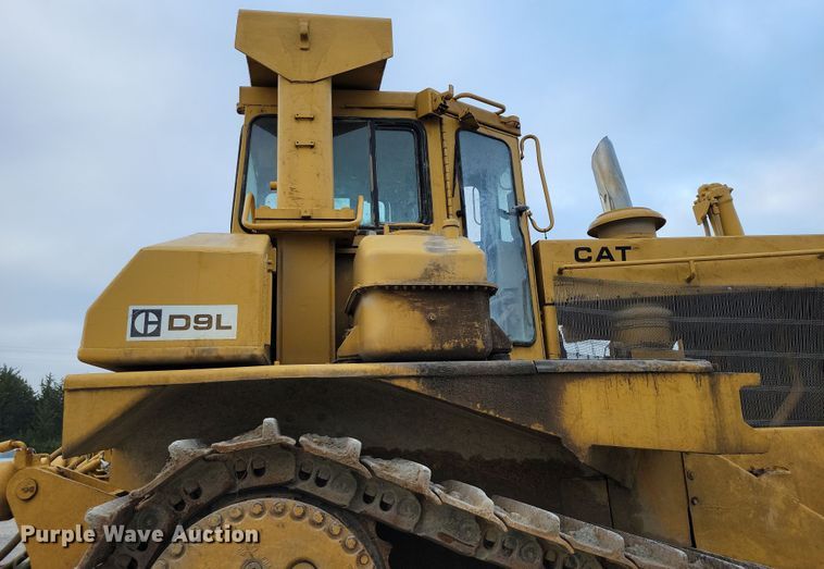 image for item EA2565 1983 Caterpillar D9L dozer