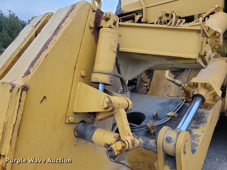 image for item EA2565 1983 Caterpillar D9L dozer