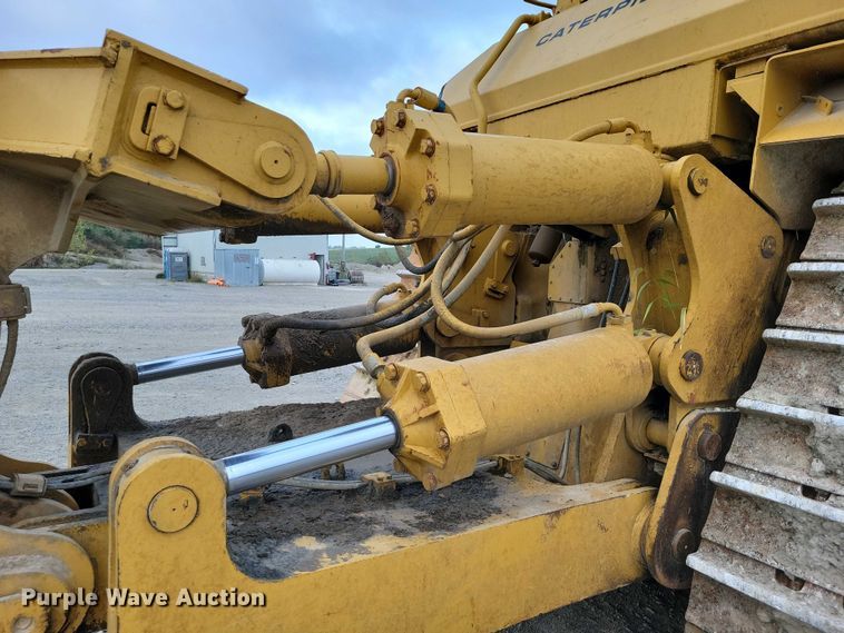 image for item EA2565 1983 Caterpillar D9L dozer