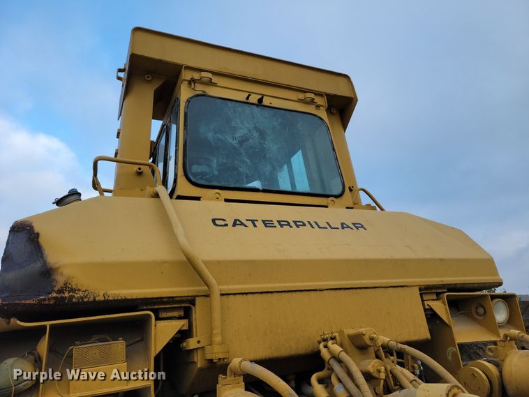 image for item EA2565 1983 Caterpillar D9L dozer