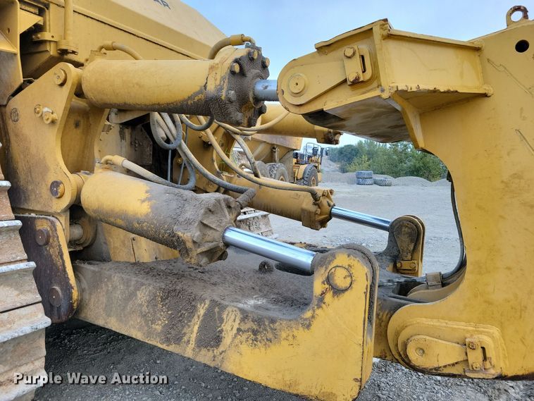 image for item EA2565 1983 Caterpillar D9L dozer