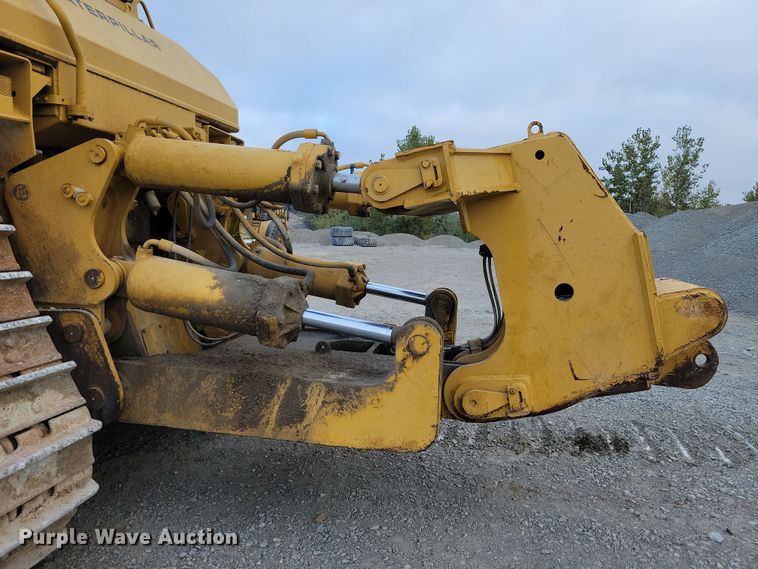 image for item EA2565 1983 Caterpillar D9L dozer