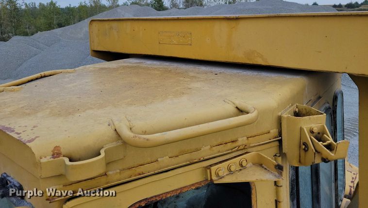 image for item EA2565 1983 Caterpillar D9L dozer