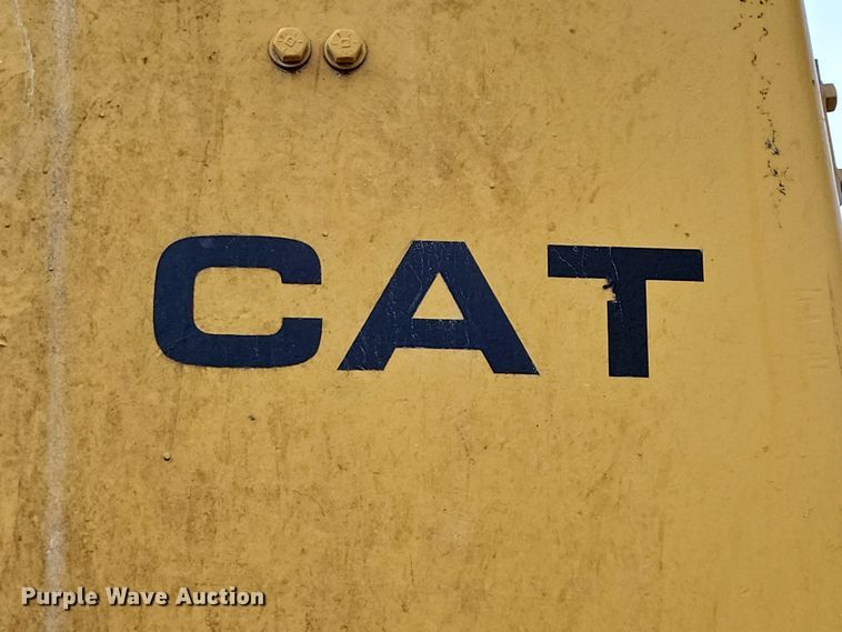 image for item EA2565 1983 Caterpillar D9L dozer