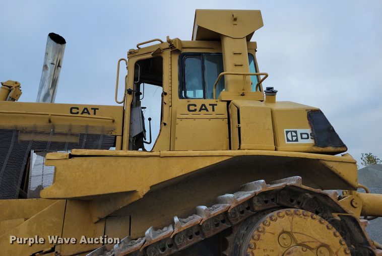 image for item EA2565 1983 Caterpillar D9L dozer