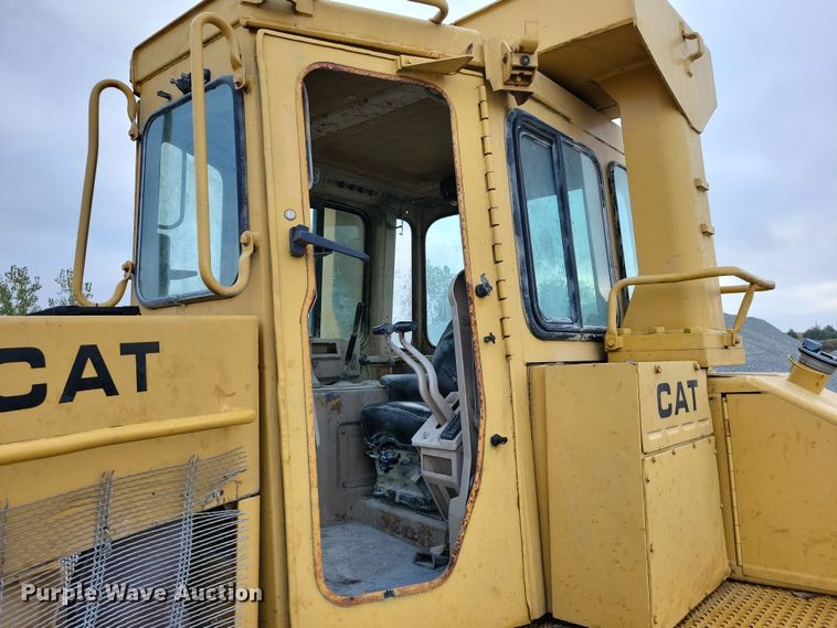 image for item EA2565 1983 Caterpillar D9L dozer