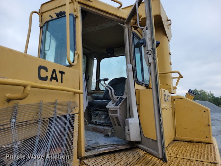 image for item EA2565 1983 Caterpillar D9L dozer