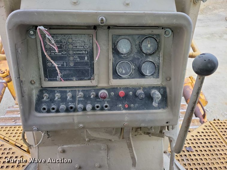 image for item EA2565 1983 Caterpillar D9L dozer