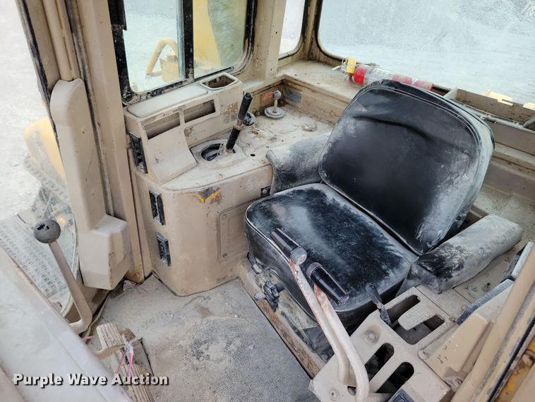 image for item EA2565 1983 Caterpillar D9L dozer