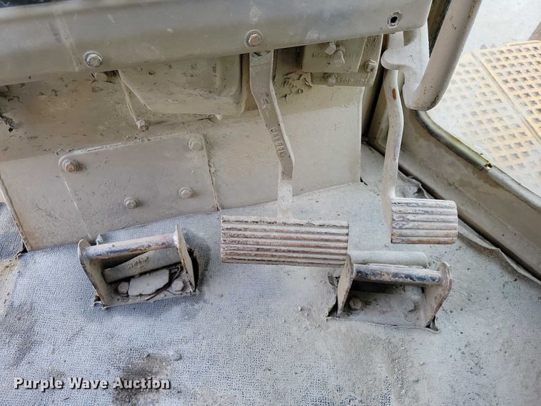 image for item EA2565 1983 Caterpillar D9L dozer