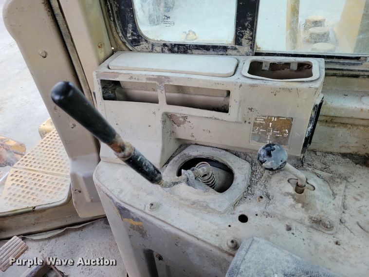 image for item EA2565 1983 Caterpillar D9L dozer