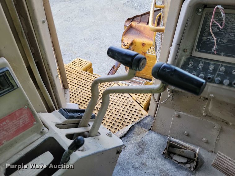 image for item EA2565 1983 Caterpillar D9L dozer