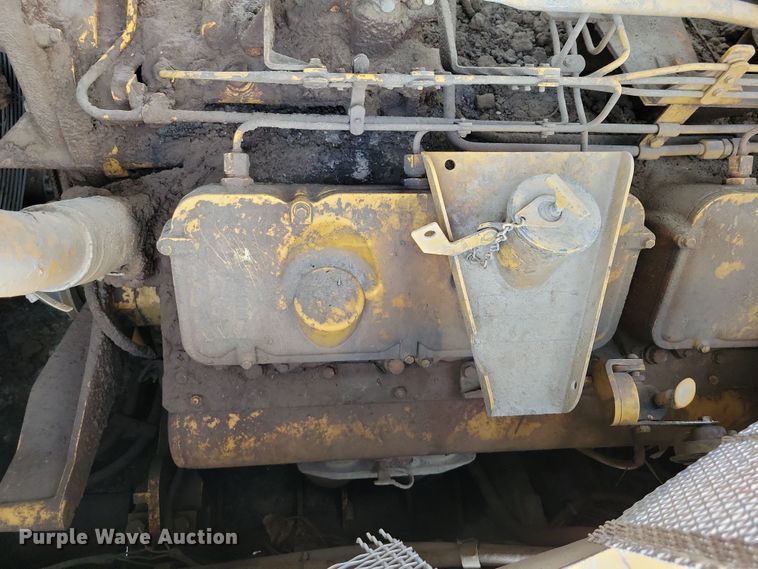 image for item EA2565 1983 Caterpillar D9L dozer