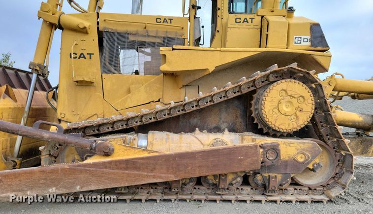 image for item EA2565 1983 Caterpillar D9L dozer