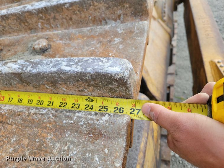 image for item EA2565 1983 Caterpillar D9L dozer