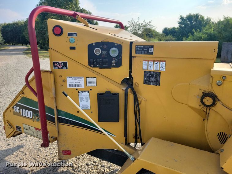 image for item EA2566 2018 Vermeer BC1000XL wood chipper