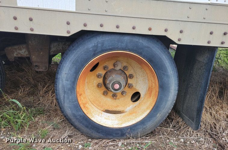 image for item EA2568 1988 Lufkin Trailers 3412 generator