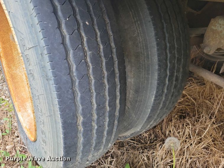 image for item EA2568 1988 Lufkin Trailers 3412 generator