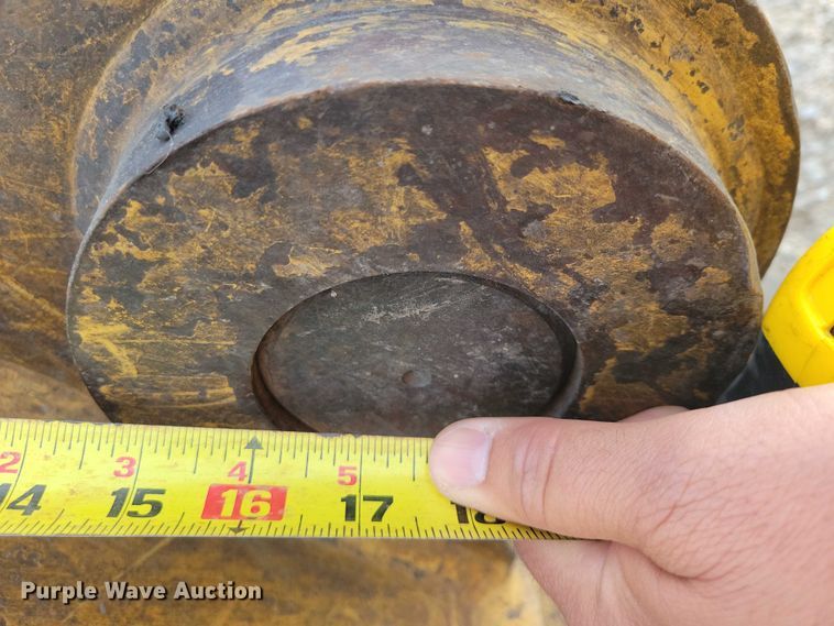 image for item EA2598 Caterpillar excavator bucket