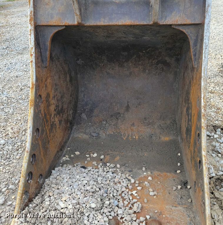 image for item EA2598 Caterpillar excavator bucket