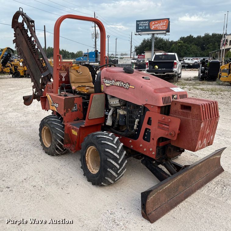 image for item EA6972 2016 Ditch Witch RT45 trencher