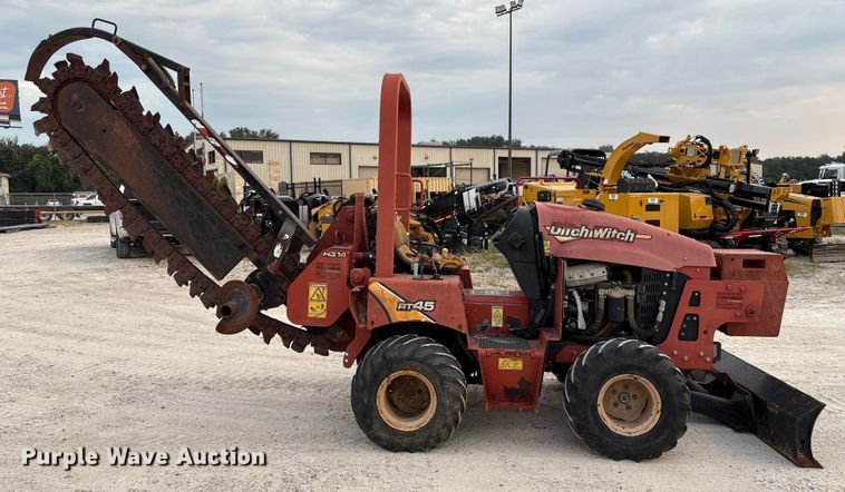 image for item EA6972 2016 Ditch Witch RT45 trencher