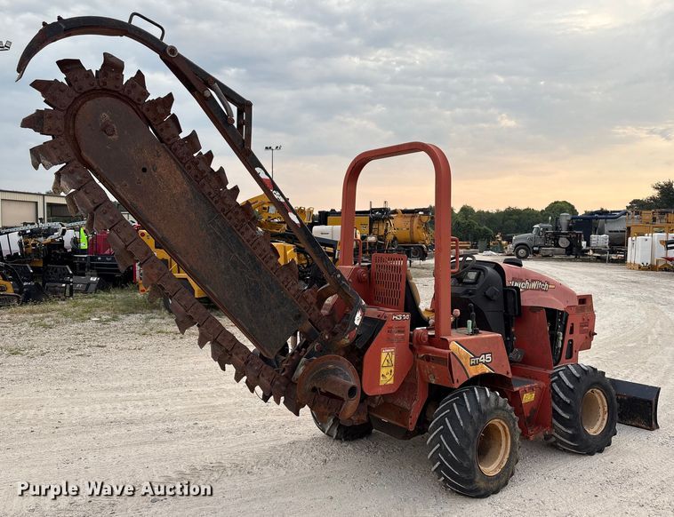 image for item EA6972 2016 Ditch Witch RT45 trencher