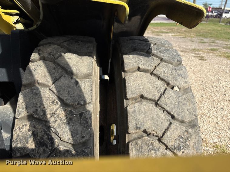 image for item EA6973 Hyster H80XM forklift