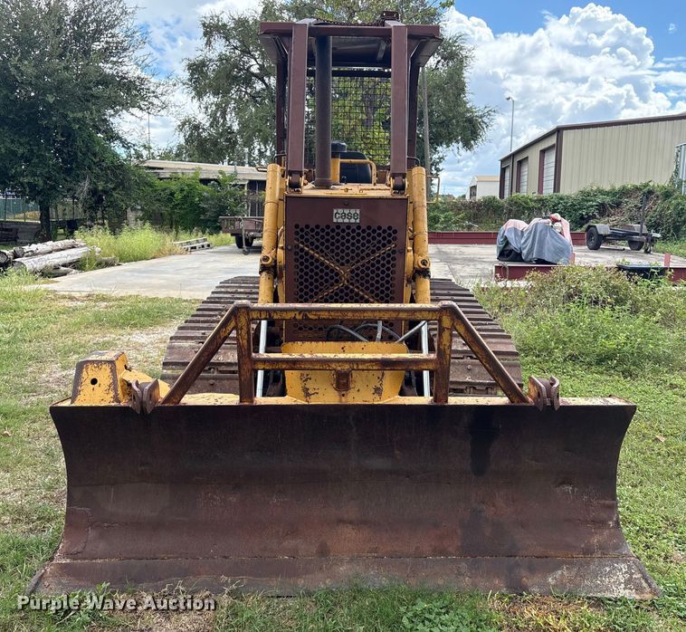 image for item EA6978 1989 Case 450C dozer