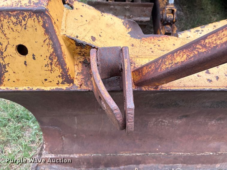 image for item EA6978 1989 Case 450C dozer