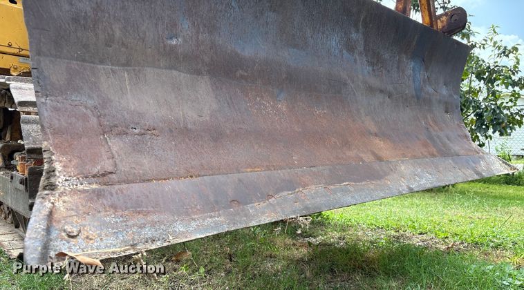 image for item EA6978 1989 Case 450C dozer