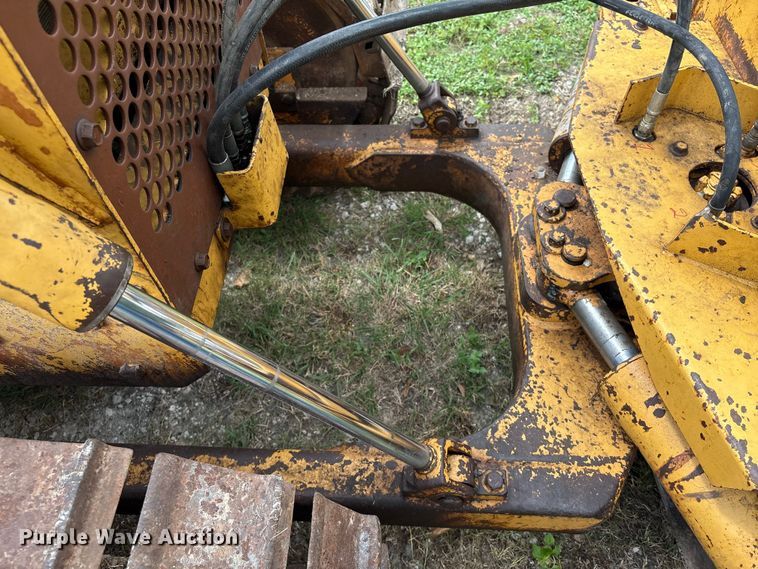 image for item EA6978 1989 Case 450C dozer
